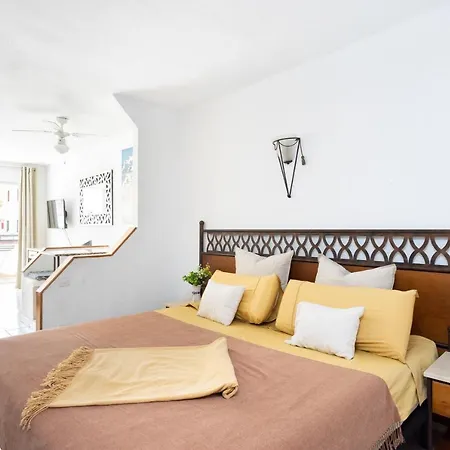 Апартаменты 50m From Puerto Colon